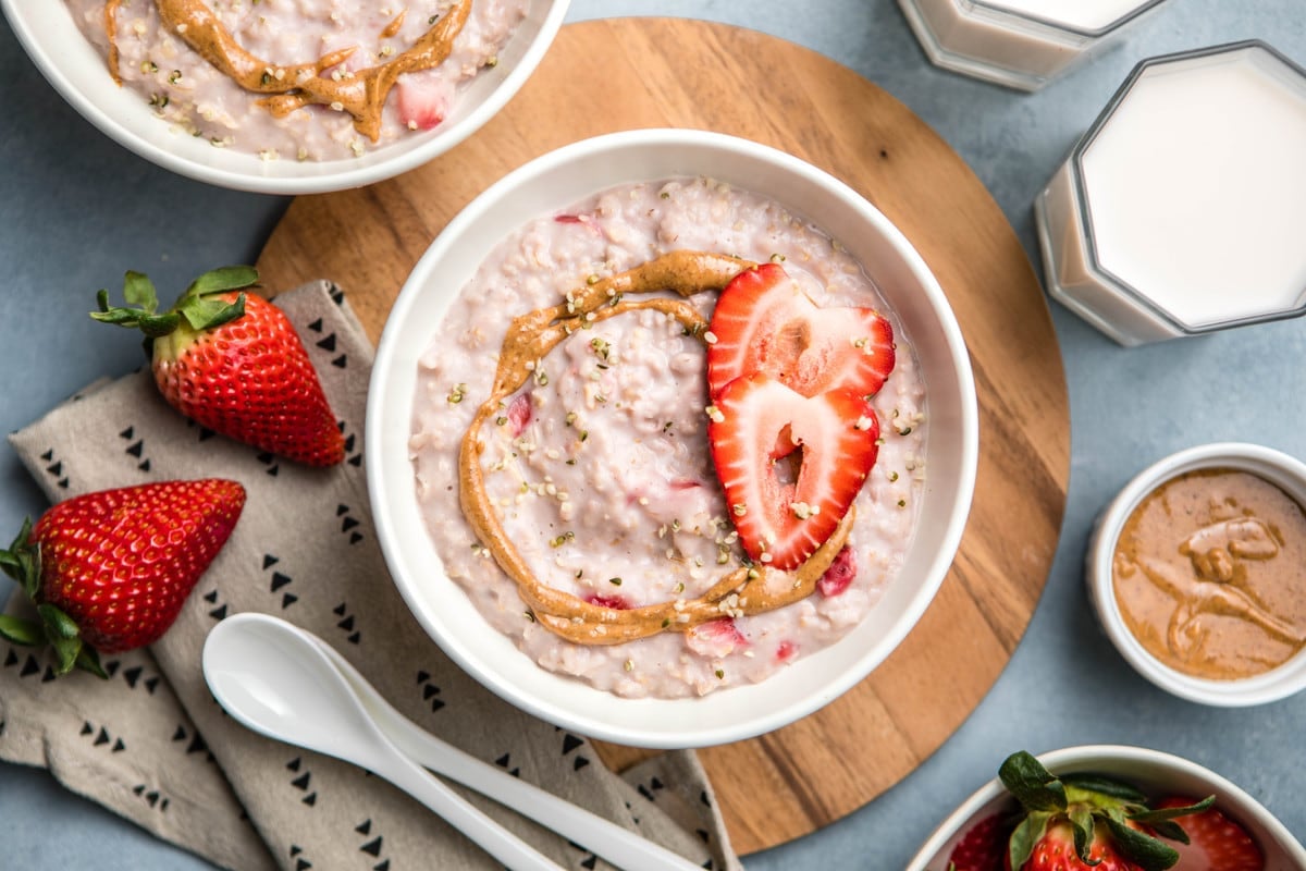 Strawberries & Cream Oatmeal: Comfort, Health, and Quick Prep Guide
